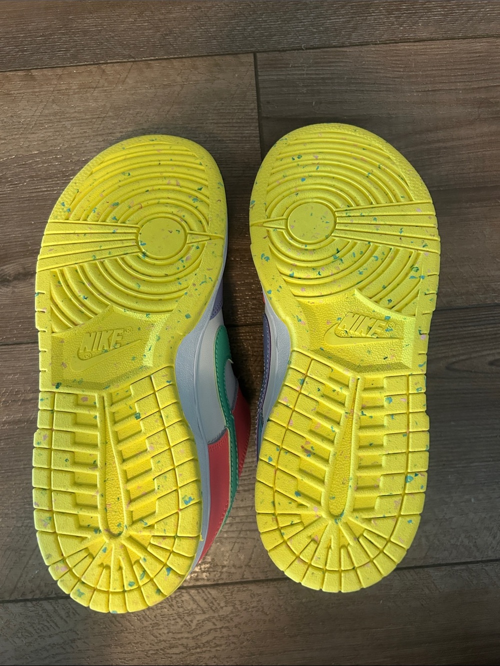 Nike Dunk Low SE "Easter Candy - Picture 4 of 7